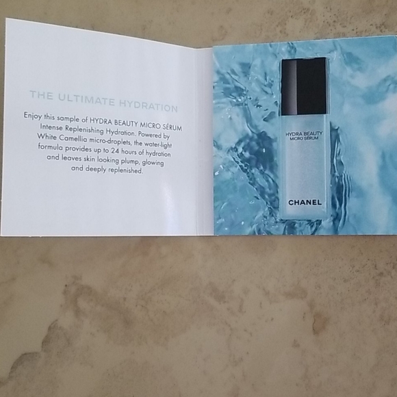 Chanel Hydra Beauty Micro Serum - Picture 2 of 2